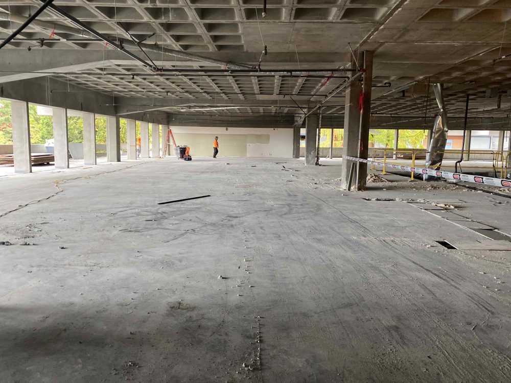 Panoramic view of level 3 of the HT showing concrete floor, ceiling and columns
