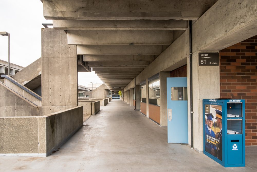 Outdoor corridor by Science Technology Building