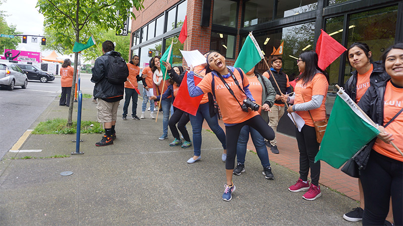 Students volunteering