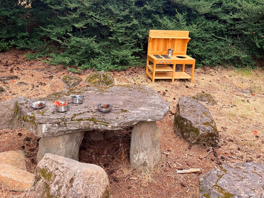 Play kitchen and eating area