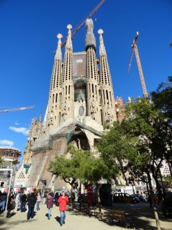  Sagrada Família, Barcelona, Spain