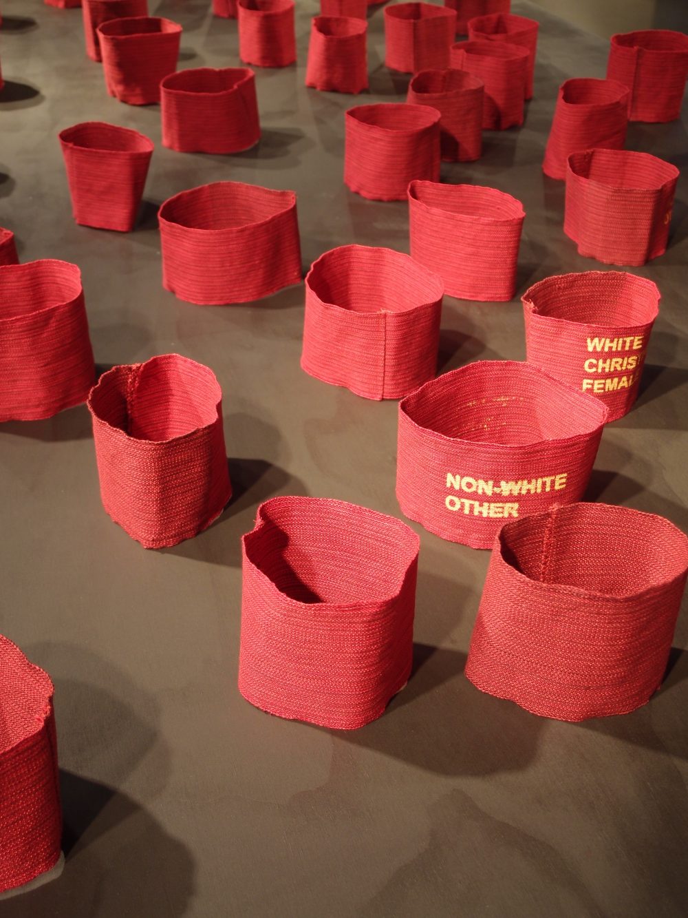 PERSONALIZE YOUR ARMBANDS Hand-dyed and woven fabric (48 pieces)