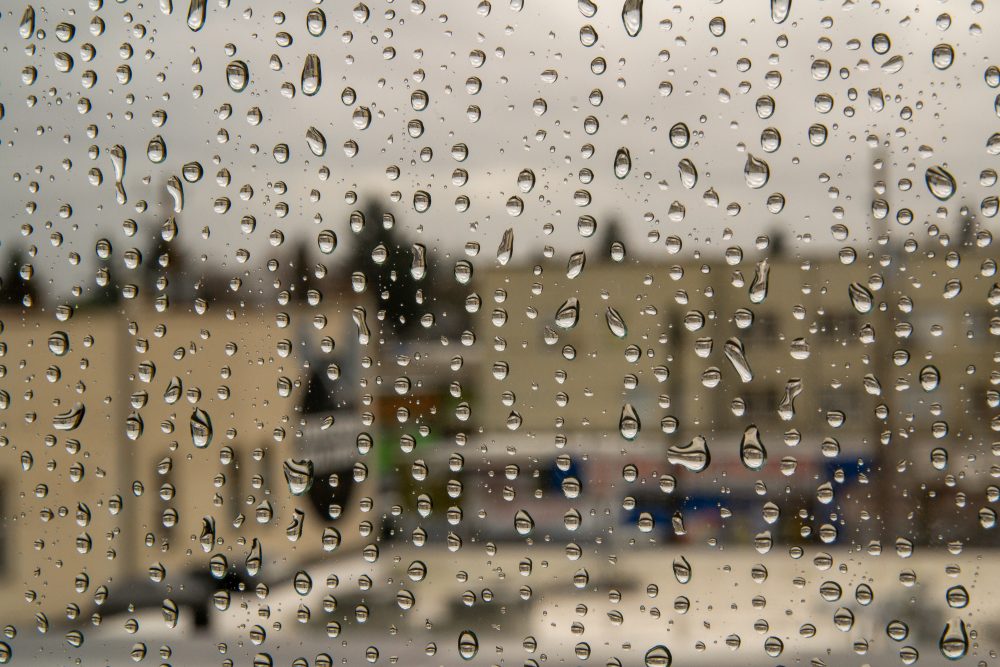 Max Santiago, Raindrops, 2020, digital photograph