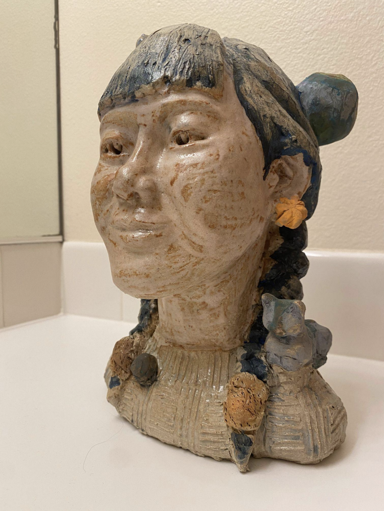 Hinata Yokoyama Dreaming Girl Ceramic sculpture