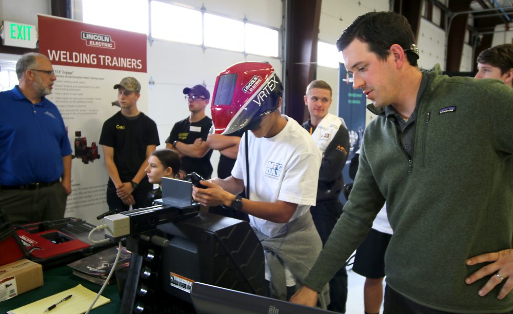 Lincoln Electric was a Makers Gone Pro West participant, showing off to students its virtual welding booth.