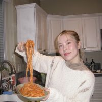 Seunghoi worked in food service while trying to land her first design job and now makes rose pasta with tomato cream and really beautiful bagel sandwiches!