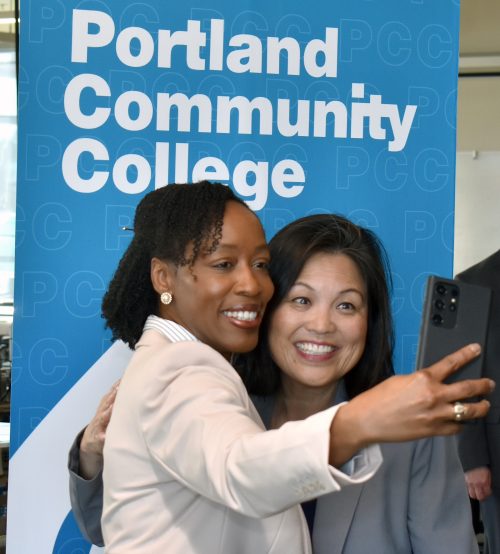 Dr. Adrien Bennings takes a selfie with the Labor Secretary.