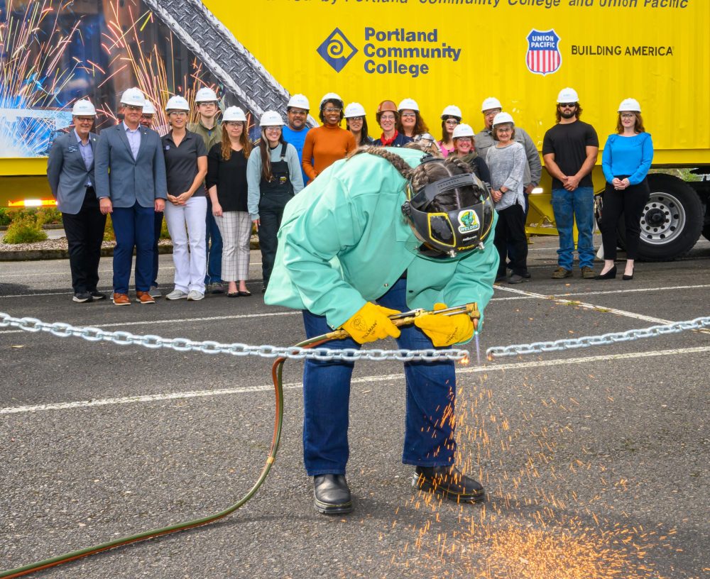 Welding center chain cutting ceremony