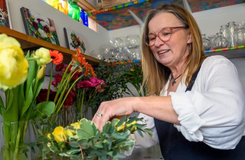 Terry Rye Instructor Embraces Flower Power | News at PCC