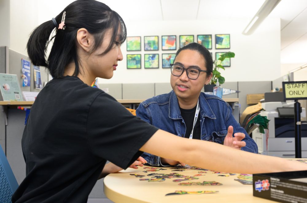 “Neit” Tien Duong with fellow student