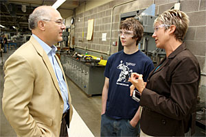 Avakian chats with Debra Mumm-Hill and Daniel Nyberg