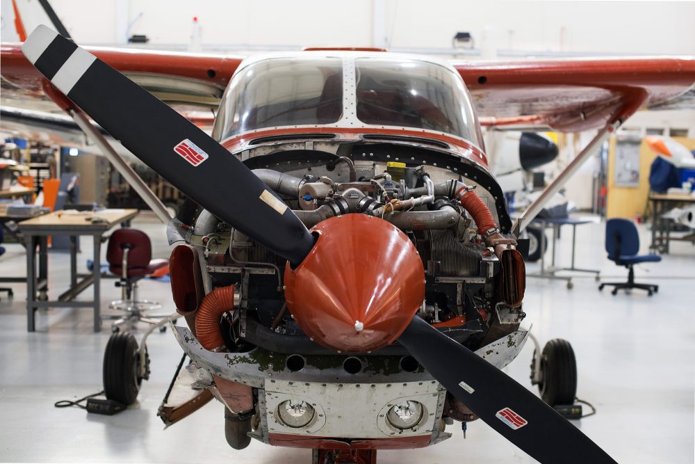 Airplane propeller from the front