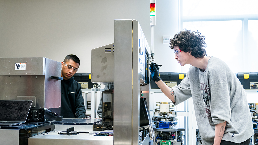 Automated manufacturing process in microelectronics lab