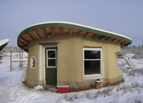 cob structure in the snow