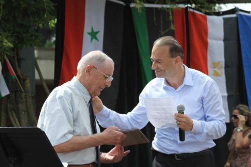 Former Oregon Governor Victor Atiyeh (left) with Hadi Nouredine, president of AACCO, at Mahrajan.