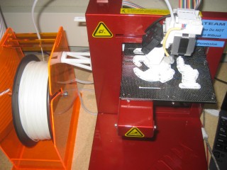 A 3D printing machine is helping MakerSpace students make their ideas come to life.
