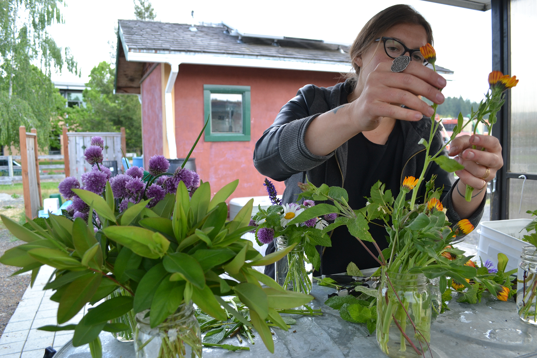 As Lindsey learned more about flowers and came to love them, she has re-aligned her professional and personal interests to focus on the spiritual qualities of flowers, rather than their horticultural aspects.