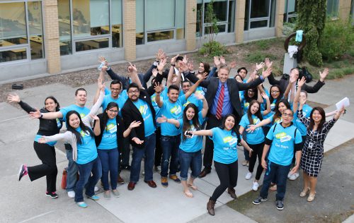 Future Connect students with Oregon State Treasurer Tobias Read (center).